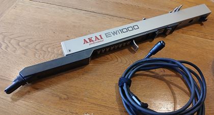 Akai-EWV2000 & EWI1000 Wind Synth